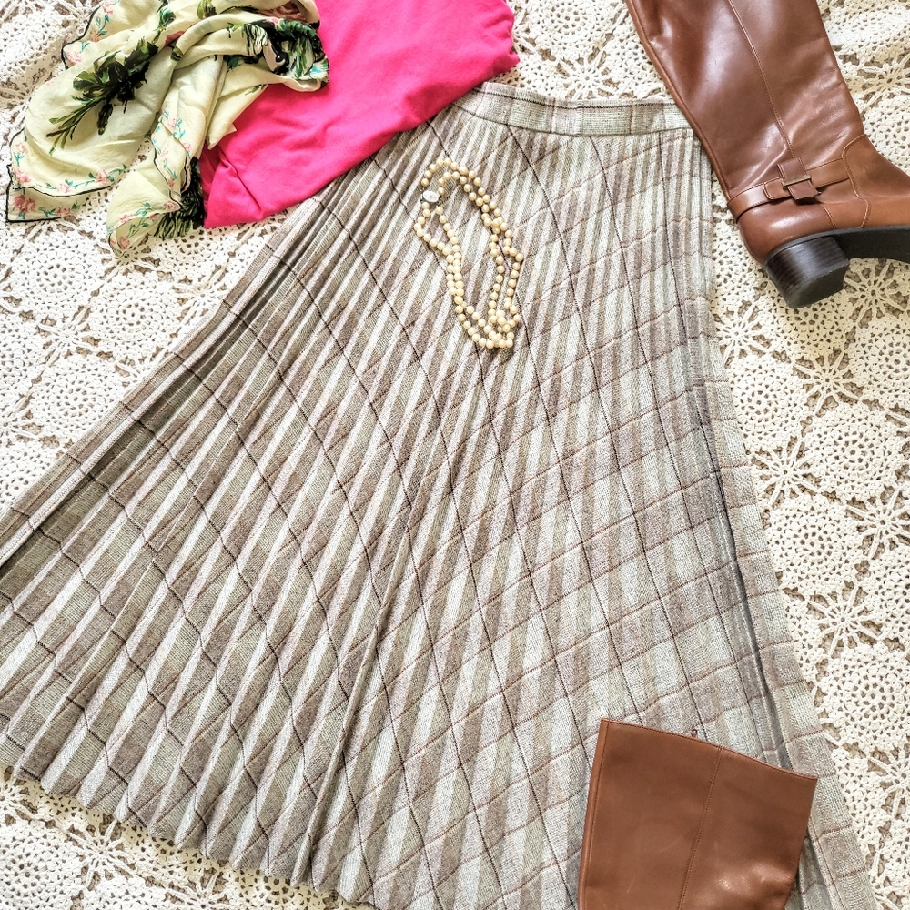 Vintage Pleated Plaid Light Wool Skirt